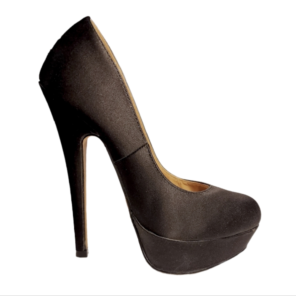 NWOT black platform heels